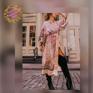 The most gorgeous long kimono/cardigan in lilac...